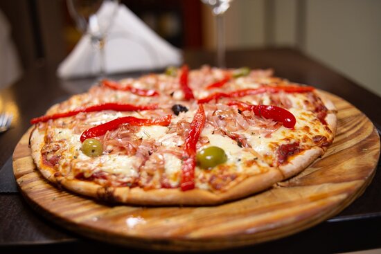 Pizza Grande de Jamon y Morrones